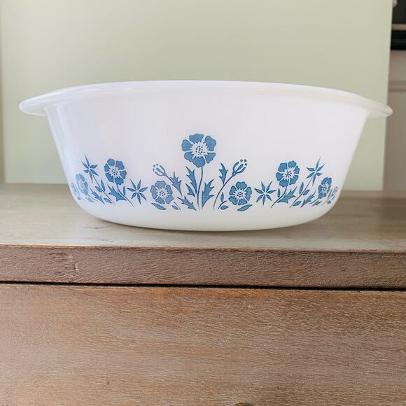 Vintage Glasbake 1 1/2 Qt Casserole Ovenware with Blue Flowers Made in USA - Picture 3 of 9